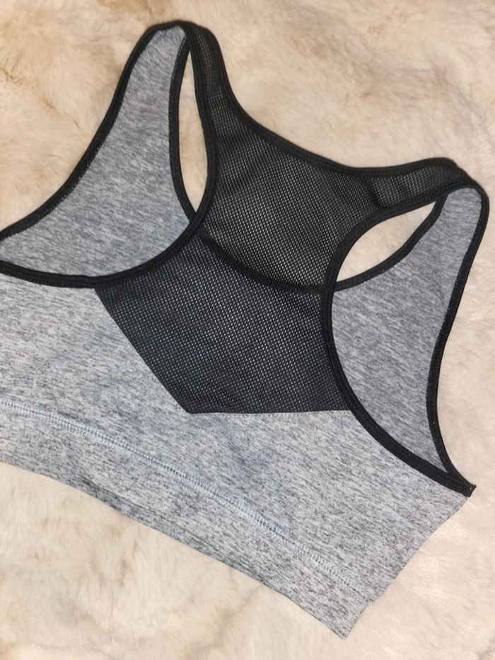 Brassière de sport - photo numéro 3