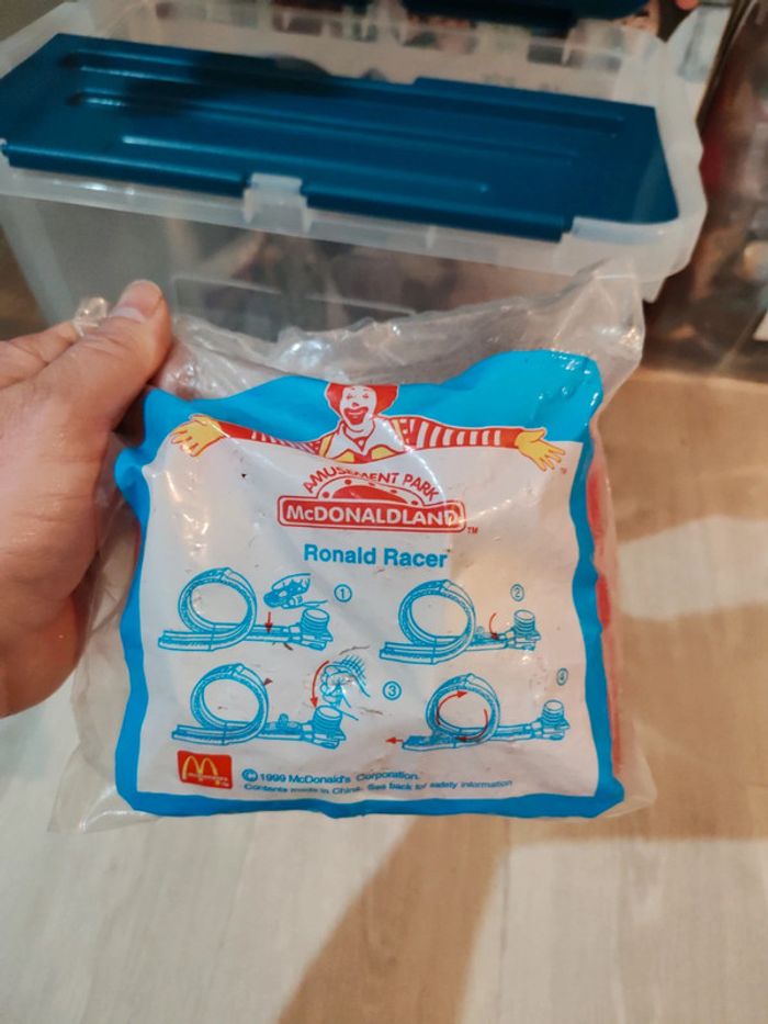 Figurine McDonald's Ronald racer - photo numéro 2