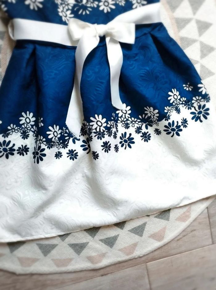Robe  blanc  bleu  fleuri  cérémonie  -  Miss  One  -  M =  XS actuel -  Neuve - photo numéro 7