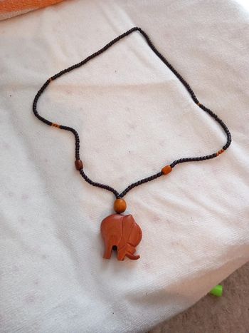 👧collier tour du cou éléphant bois