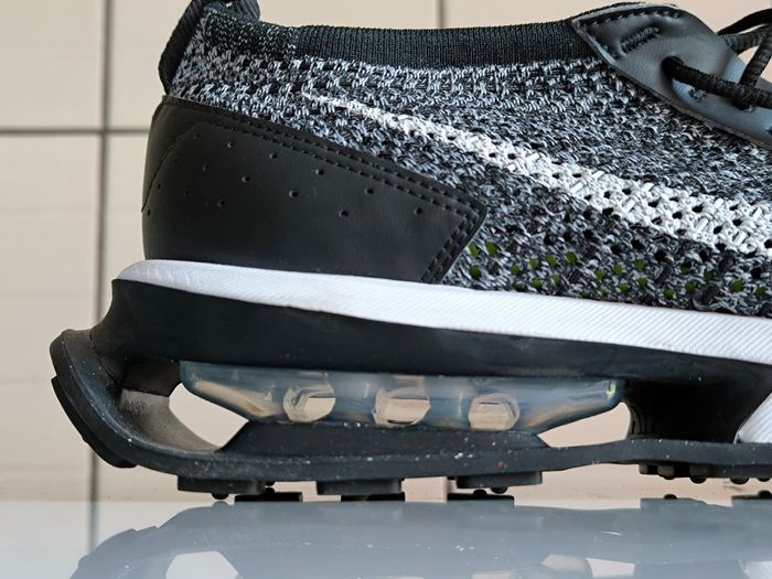NEUF Nike chaussures Air Max FlyKnit Racer pointure 45 (noir / blanc) - photo numéro 3