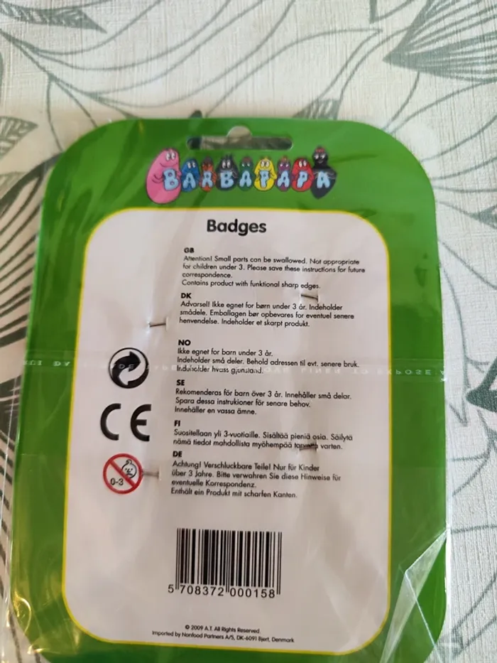 4 badges Barbapapa, neuf diamètre 2,5cm - photo numéro 2