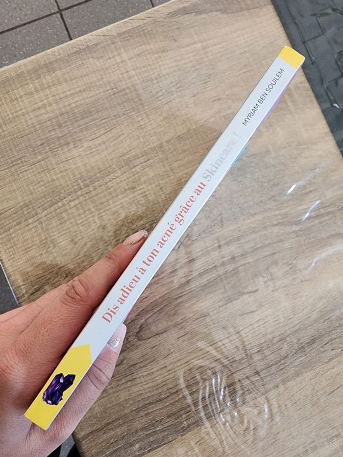 Livre "dis adieu à ton acné grâce au skincare" de Myriam Ben Souilem - photo numéro 3