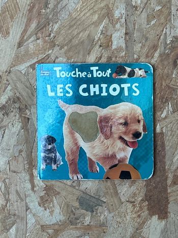 Livre à toucher les chiots