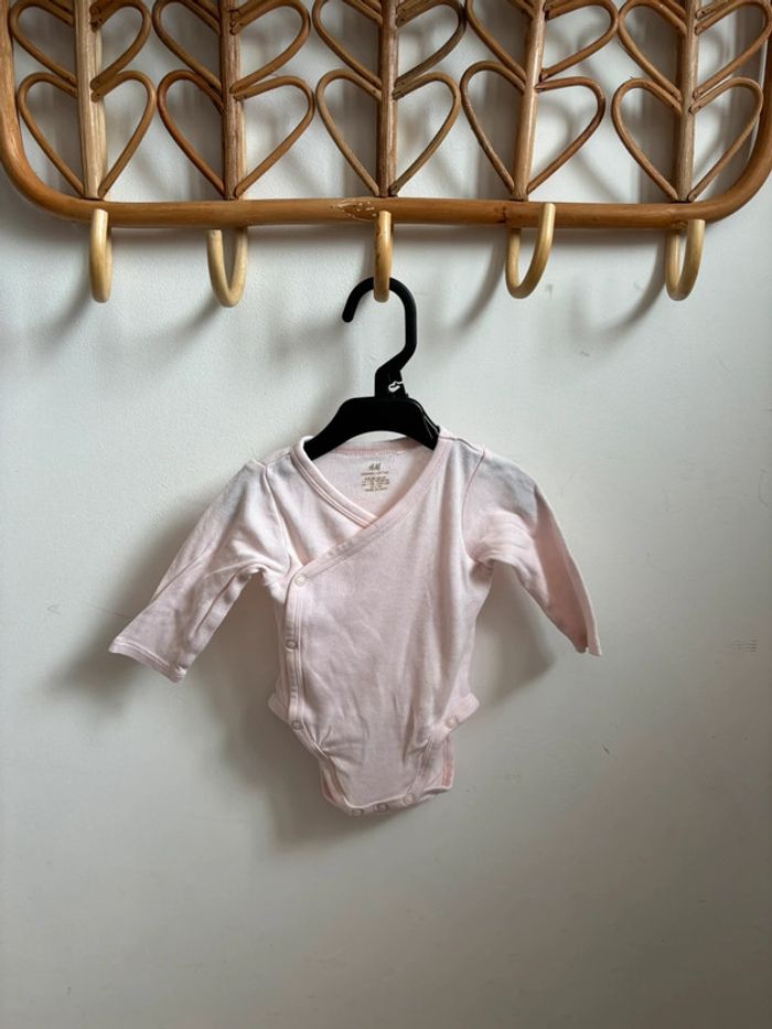 Lot 3 bodies H&M fille 1-2mois - photo numéro 2