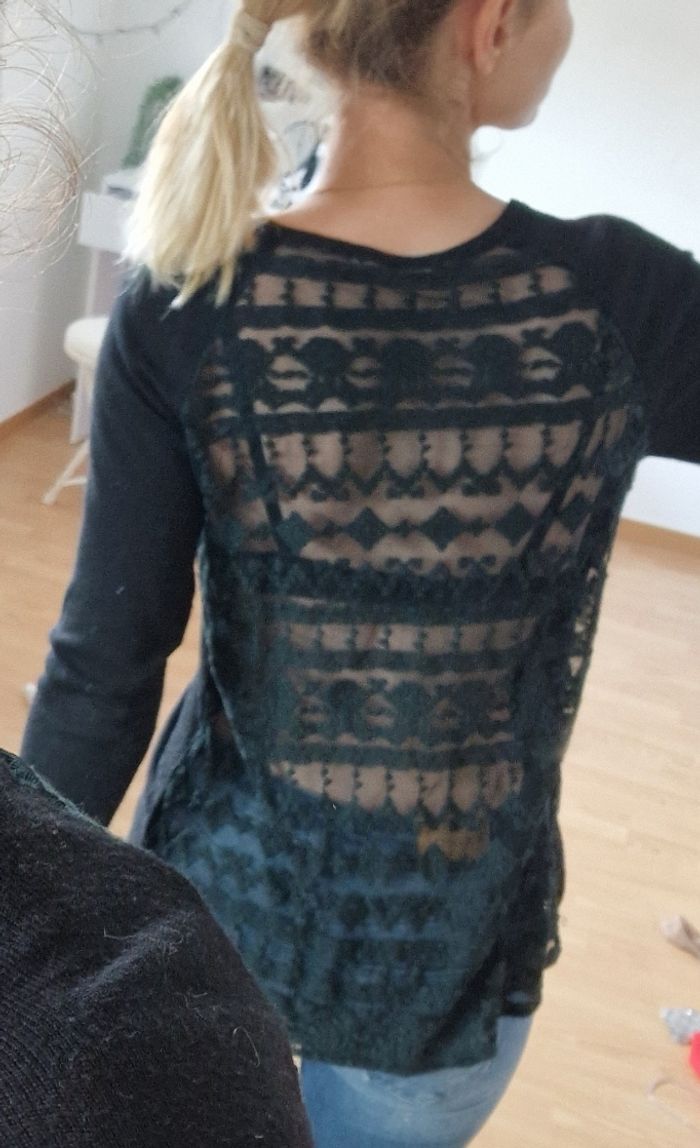 Pull noir col V taille 36 - photo numéro 5
