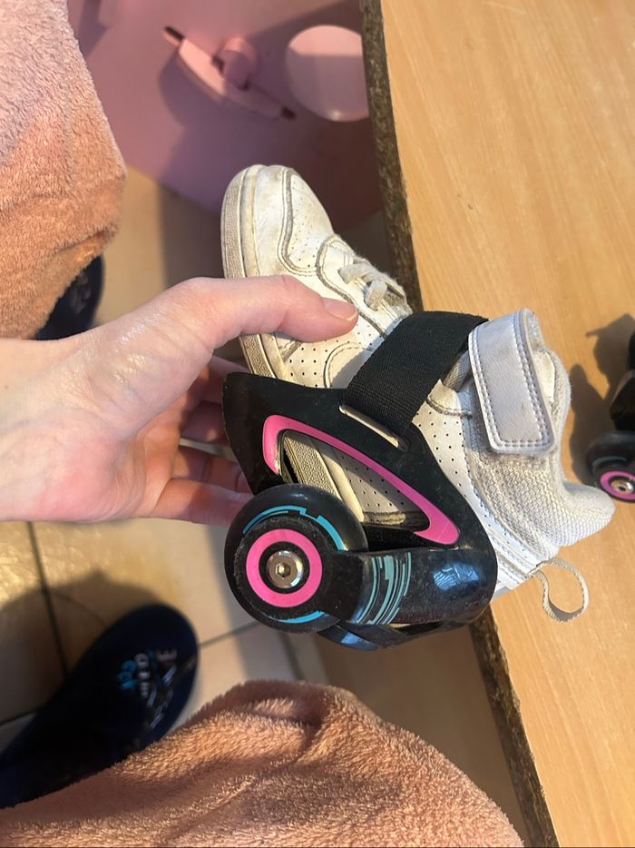 Roller rose pour chaussures - photo numéro 2
