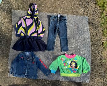 LOT 4 VETEMENTS FILLE 3 ANS