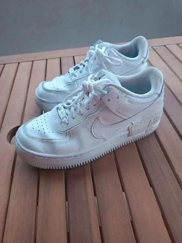 Baskets Nike air force one femme pointure 39