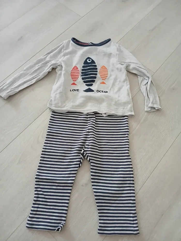 Pyjama mi saison taille 24 mois
