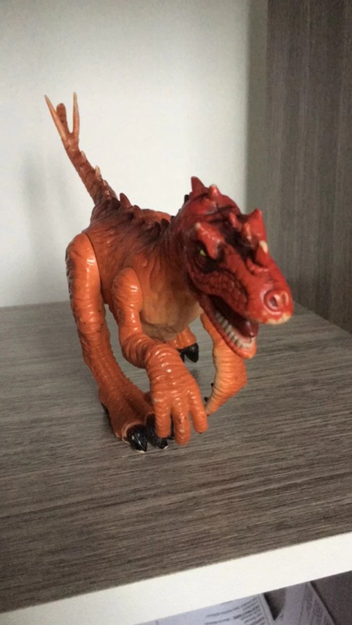 Dinosaure t-rex - photo numéro 3