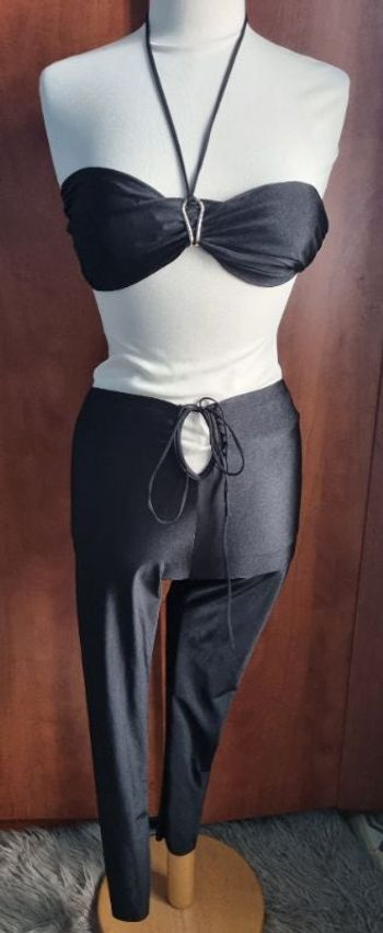 Ensemble noir taille S-M (haut bikini avec legging)