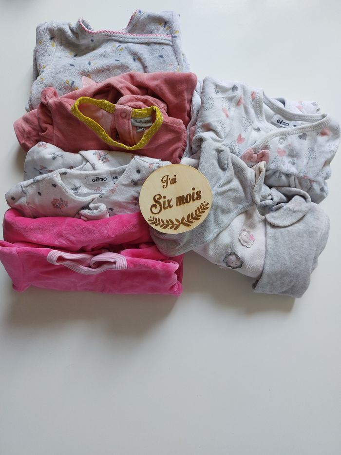 Lot pyjamas 6 mois - photo numéro 2