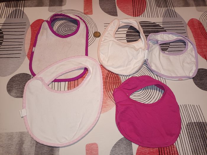 Lot 5 bavoirs 👧 - photo numéro 4