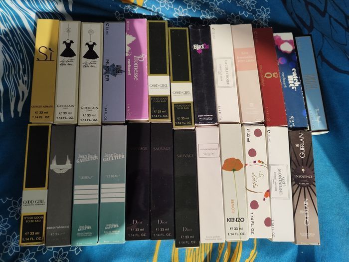 Lot de 25 parfums