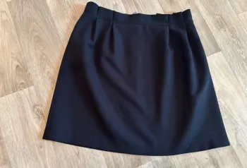 Etam jupe taille haute noir  Excellent état  Collection actuelle