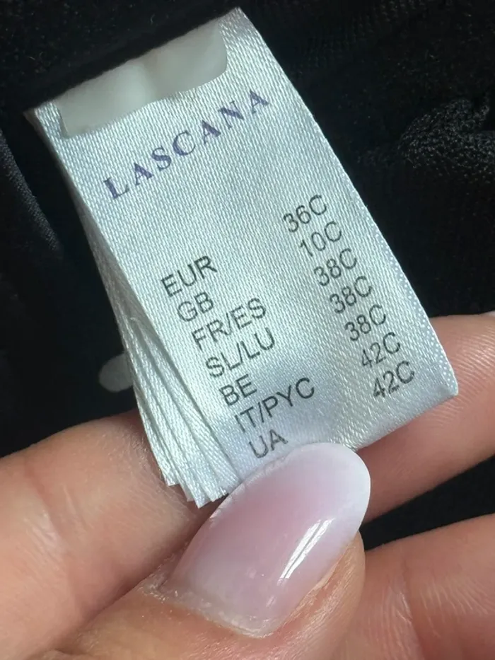 Maillot de bain 2 pièces Lascana à pois – Haut 36C = 90C / Bas 32 - photo numéro 6