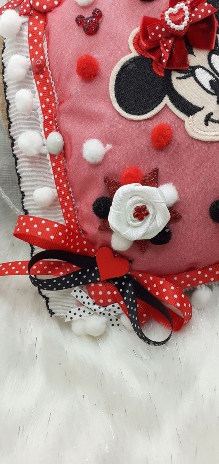 Joli minni coussin decoratif minnie 27/27cm - photo numéro 4