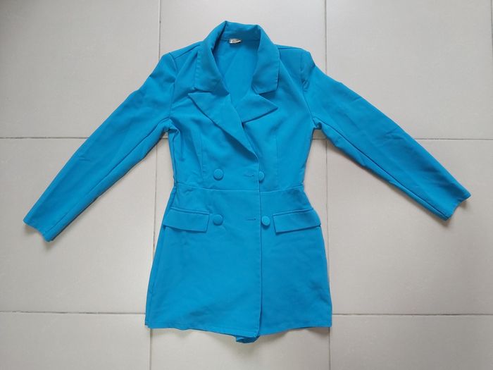 Tailleur veste et short intégré 36