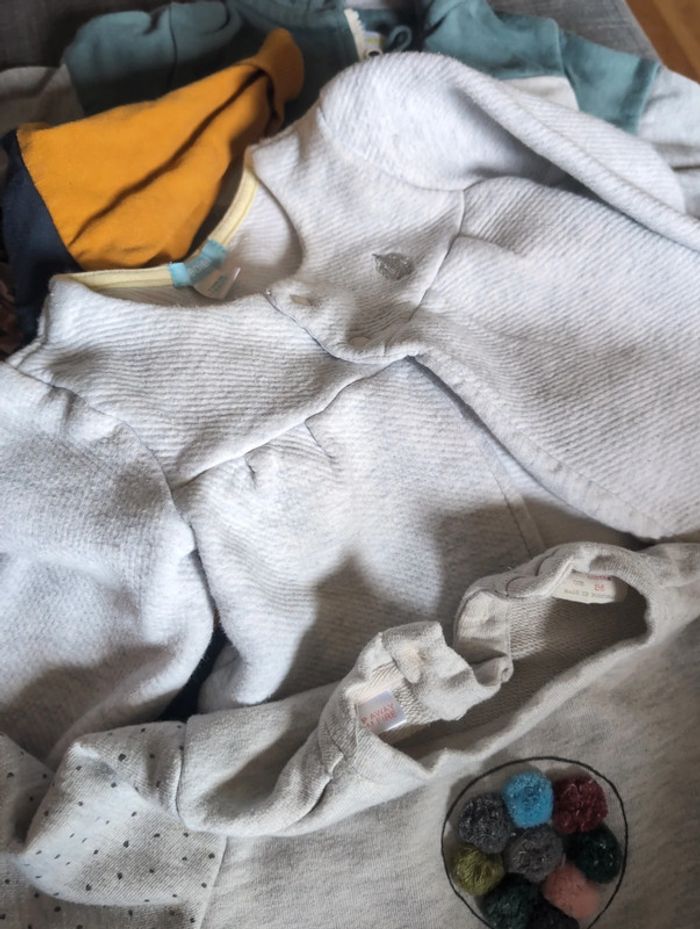 Lot de 4 sweats/pulls différentes marques - photo numéro 4