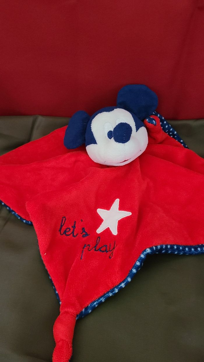 Doudou Souris Mickey Plat Rouge Bleu Etoile Let’s Play NICOTOY DISNEY - photo numéro 3