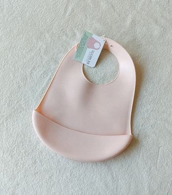 Bavoir en silicone rose