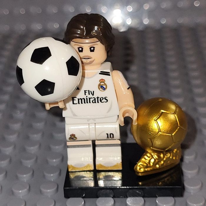 Minifigure / Figurine - Footballeur - Ballon d'or - Modrić