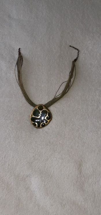 Collier ras du cou