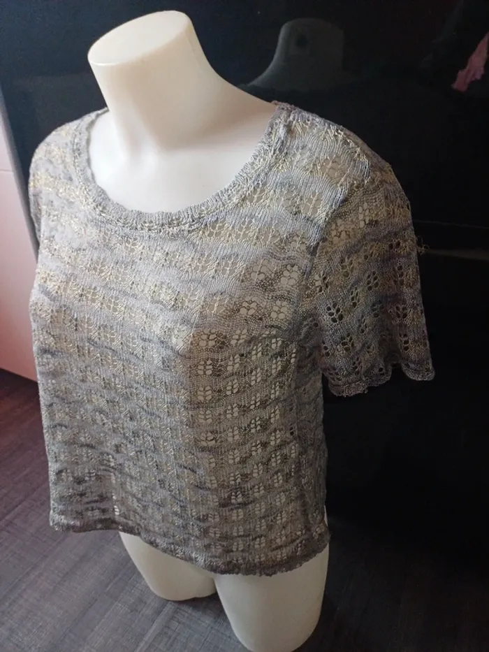 Joli pull ajouré manches courtes t 40/42 - photo numéro 3