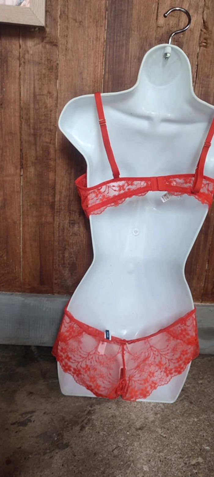 Ensemble lingerie soutien gorge culotte - photo numéro 2