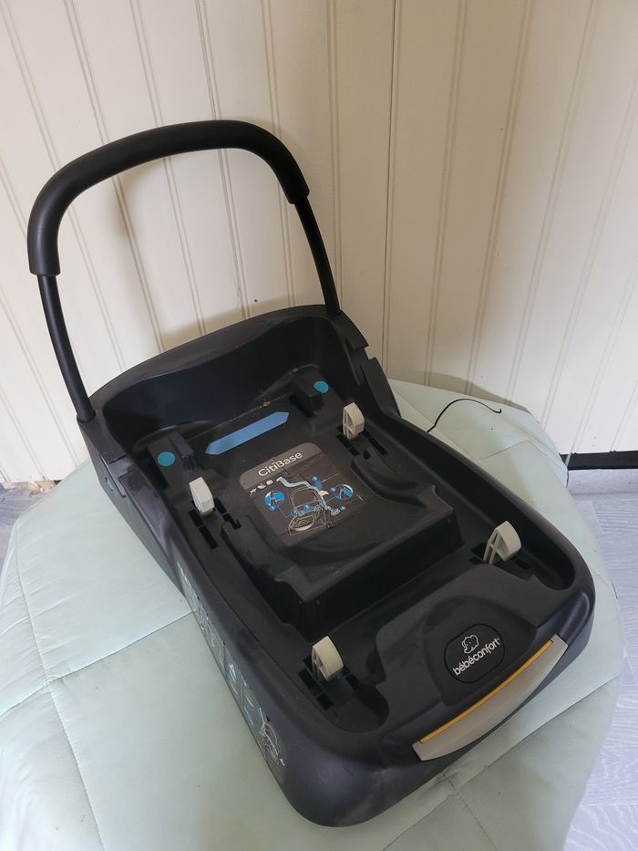 Base auto pour cosy Citi de Bébé Confort - photo numéro 2