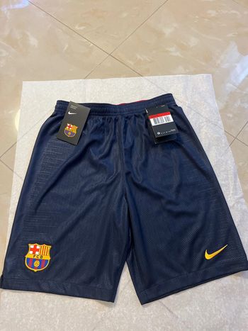 Short de foot Nike, équipe FC Barcelone taille 12/13 ans authentique neuf