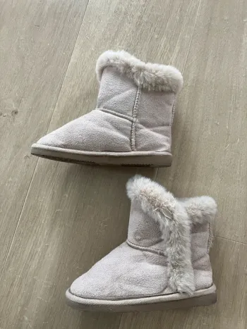Bottes fourrées taille 28
