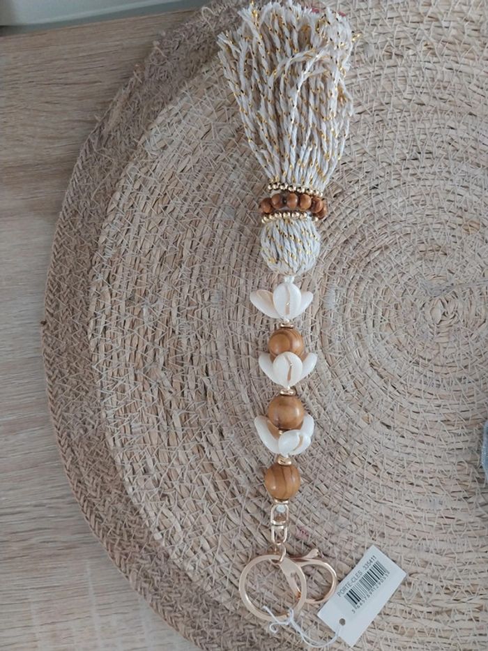 Grand porte-clefs bois et coquillage - photo numéro 2