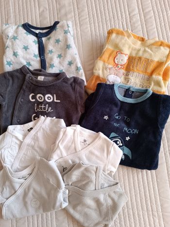 Lot pyjamas et bodies 