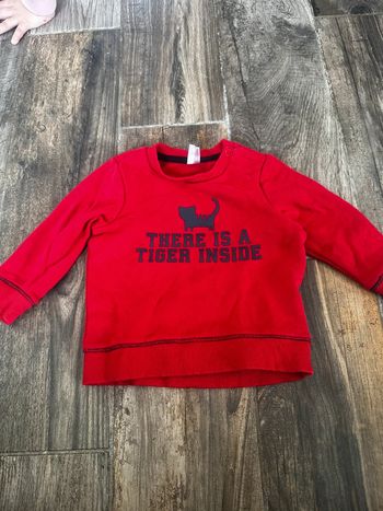 Pull rouge bébé