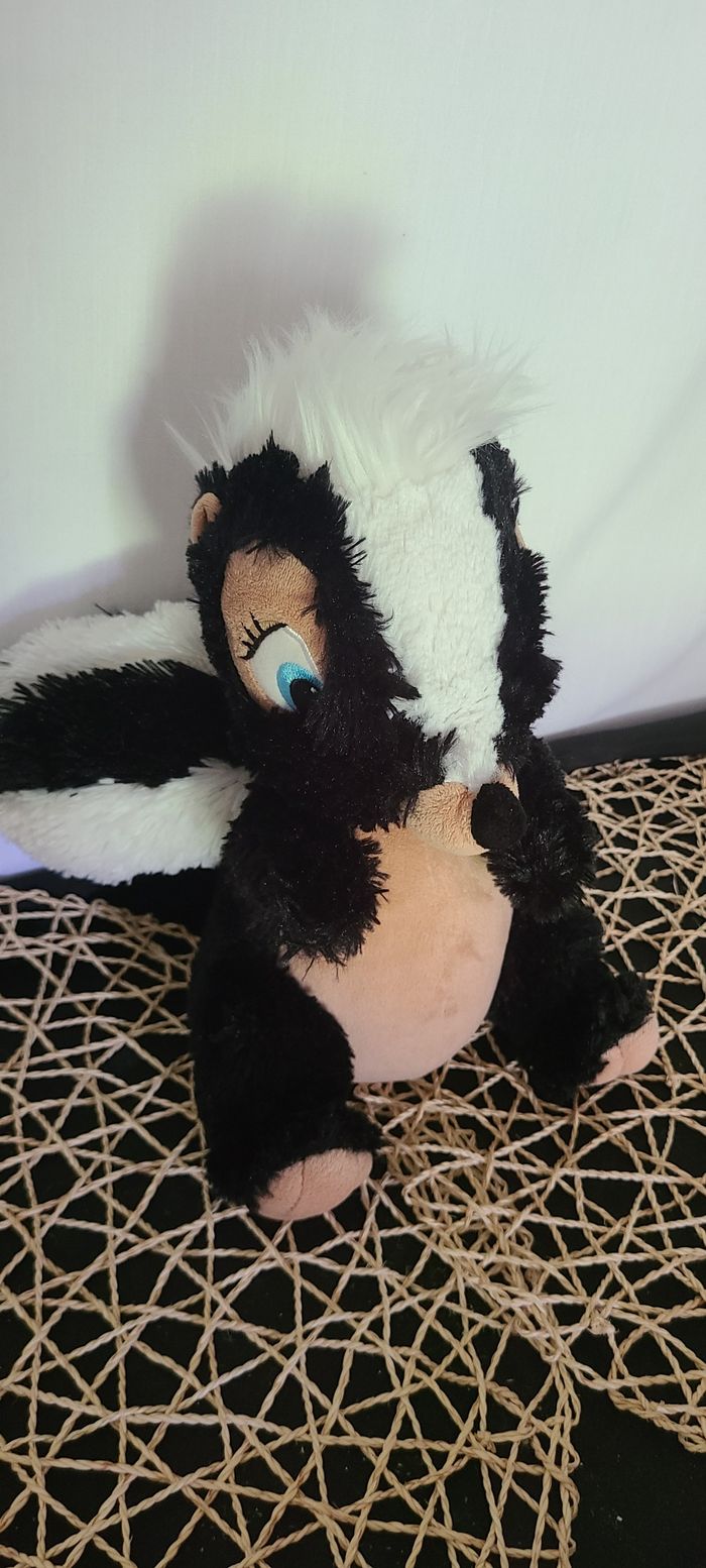 Peluche Disney Store Bambi Fleur La Mouffette - photo numéro 2