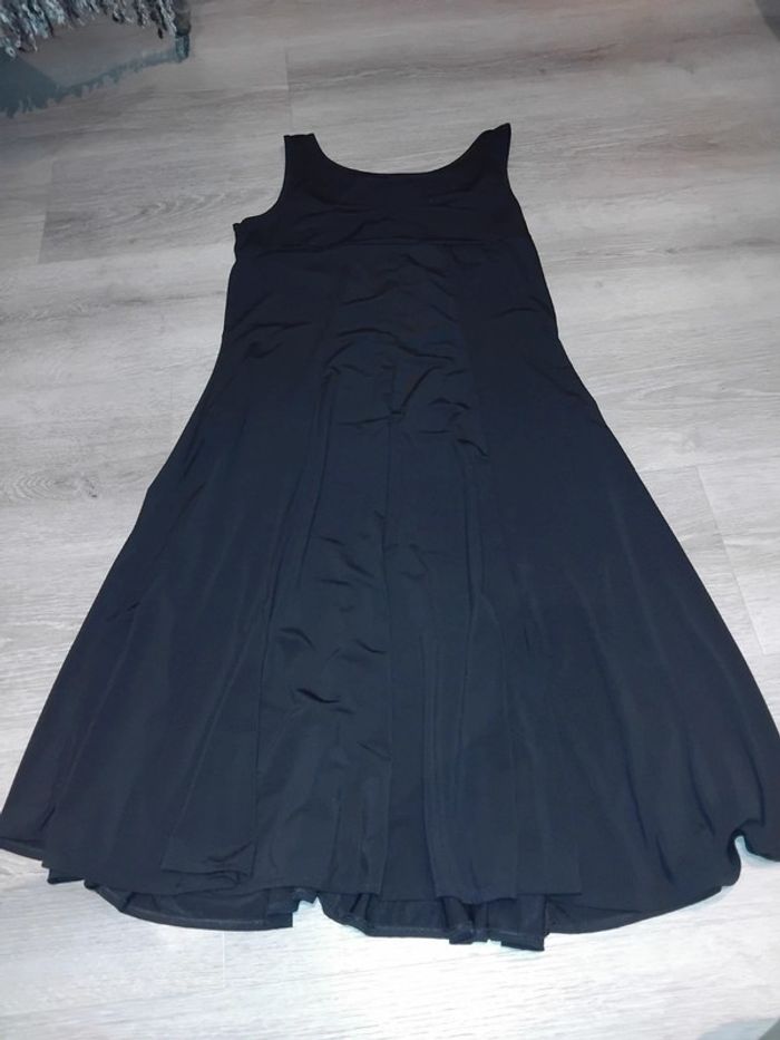 Robe noire - photo numéro 4