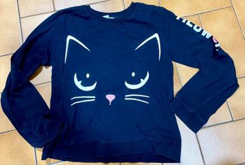 T-shirt pull couleur noir motif chat taille 6/8 ans marque h&m