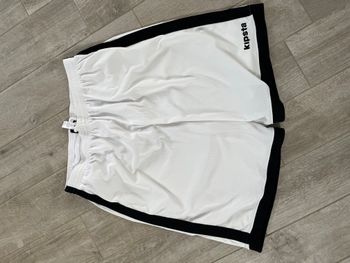 Short typé basket