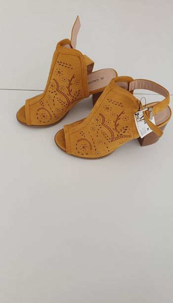 Sandales neuves en 38