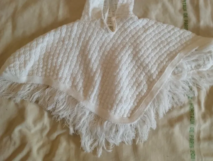 Poncho 1 mois fille - photo numéro 2