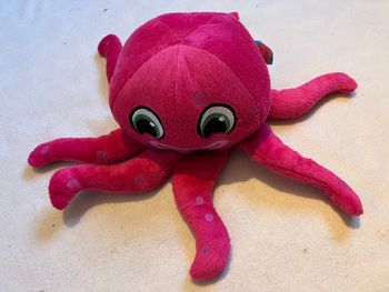 Peluche pieuvre fuchsia 