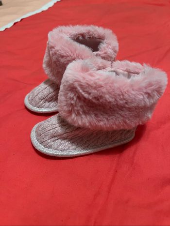 Paire de bottes bébé fille pointure 19 bon état