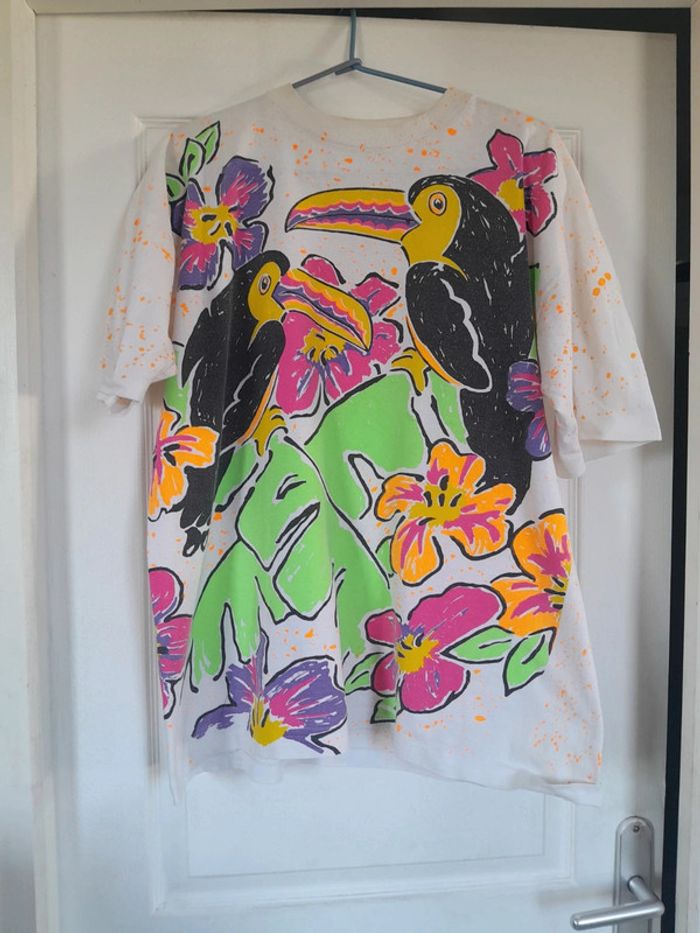 Tee shirt vintage peint a la main toucans Altivo taille l ou xl
