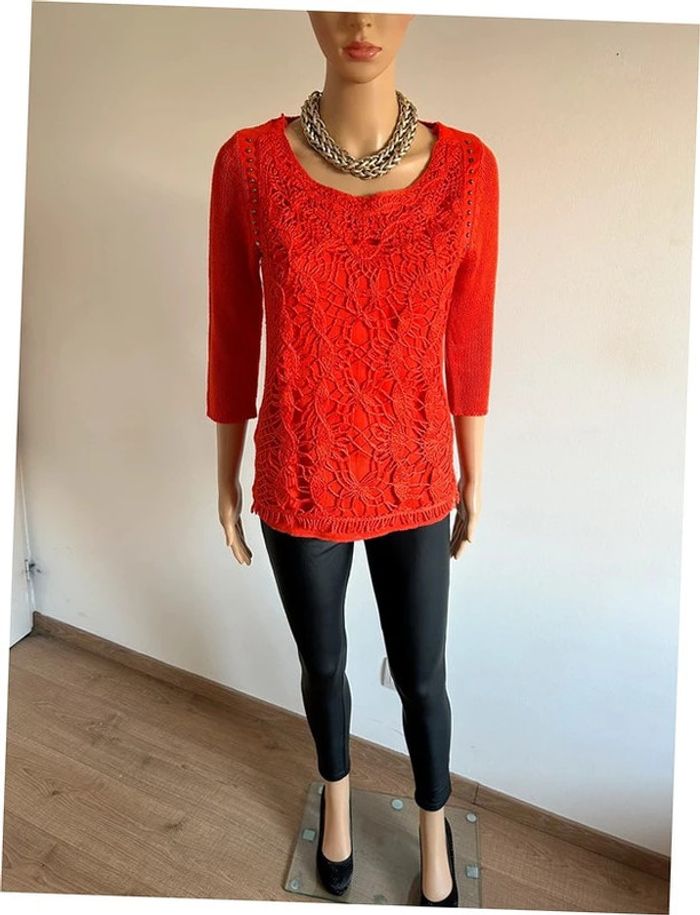 Pull orange avec dentelle et manches 3/4 Bréal taille 36 bon état (petit défaut) - photo numéro 3
