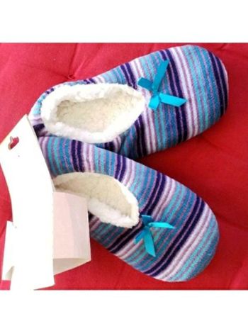 Chaussons  neuf avec fourrure  taille 36 /38