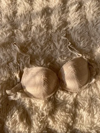 Soutien gorge couleur écru taille 85B