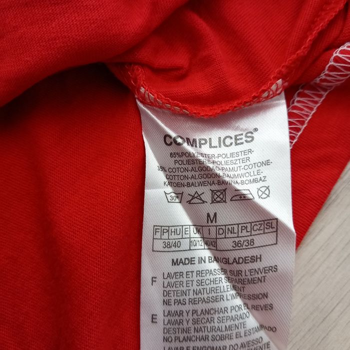 T-shirt femme imprimé rouge à col en V Complices taille M - photo numéro 6