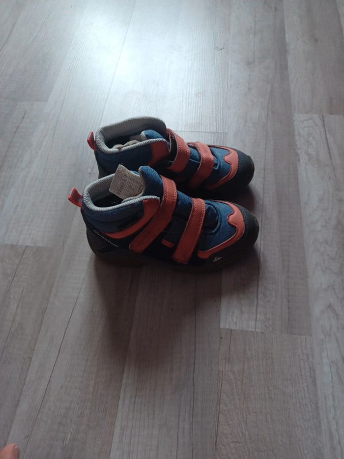 Très jolie chaussures pour fille de randonnée